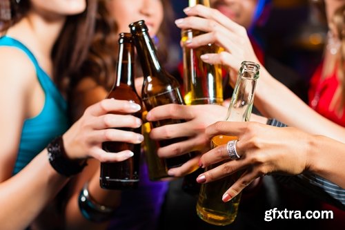 People in Pub stock images - 25 HQ Jpg