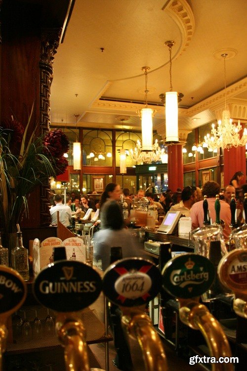 People in Pub stock images - 25 HQ Jpg