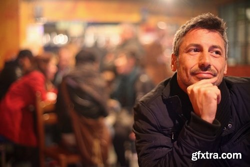 People in Pub stock images - 25 HQ Jpg