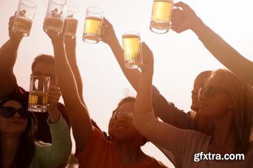 People in Pub stock images - 25 HQ Jpg