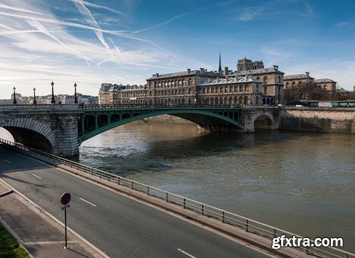 Parisian Vacation, 25xEPS