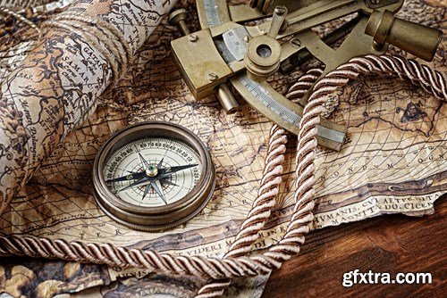 Old Maps & Compasses, 25xUHQ JPEG