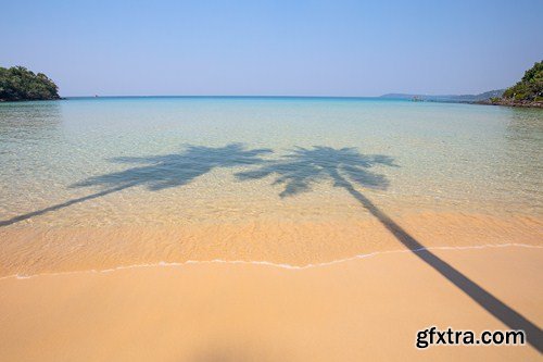 On the beach, 10 x UHQ JPEG