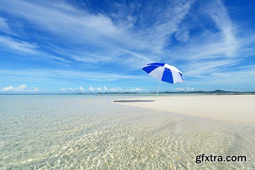 On the beach, 10 x UHQ JPEG